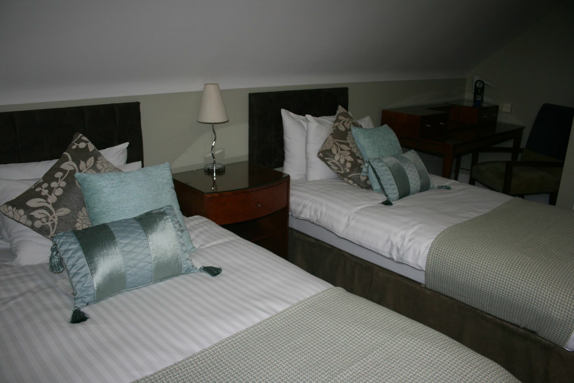 Ambassador Court Hotel High Wycombe Buitenkant foto