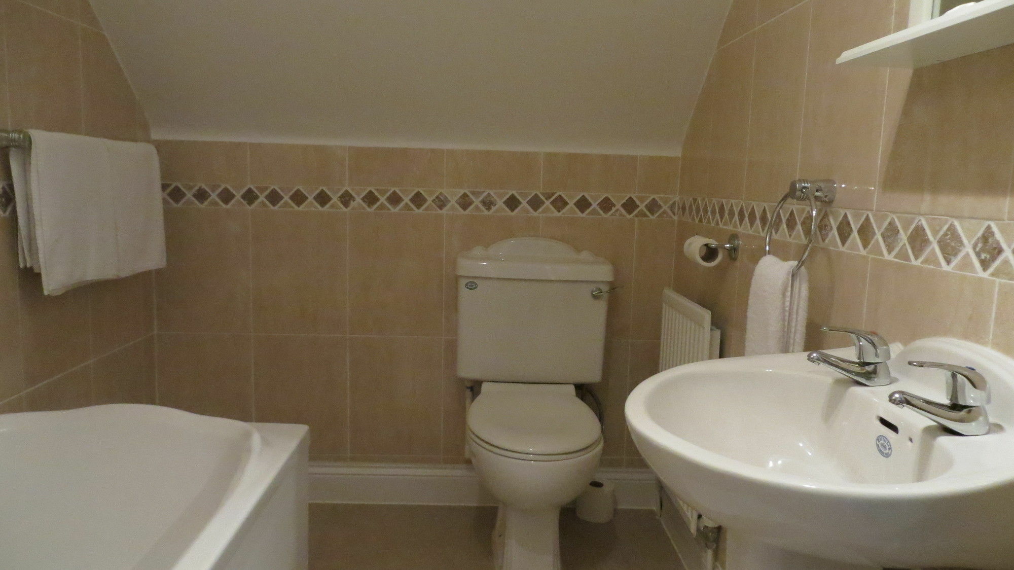 Ambassador Court Hotel High Wycombe Buitenkant foto